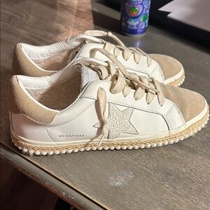 Glitz Glamorous Vintage Havana Sneaker Women’s 9